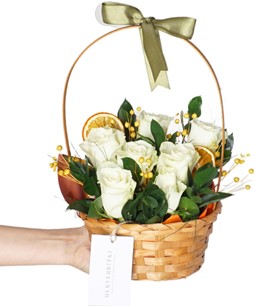 7 li Beyaz Güller Çiçek Sepeti